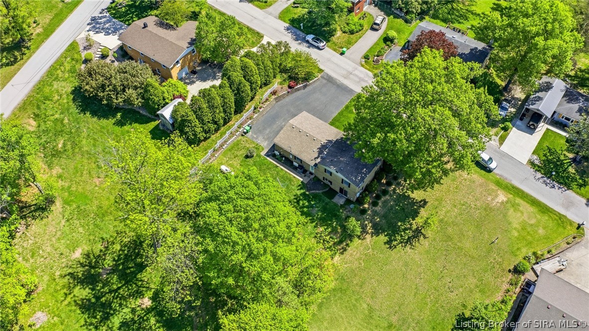 4013 Scenic Valley Road Floyds Knobs, IN 47119 - Photo 3 of 53
