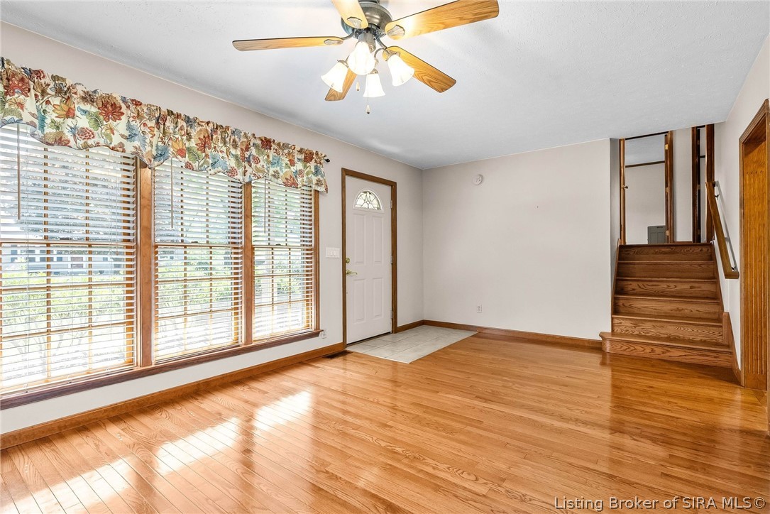 4013 Scenic Valley Road Floyds Knobs, IN 47119 - Photo 4 of 53