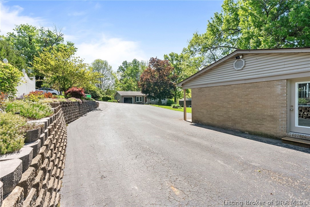4013 Scenic Valley Road Floyds Knobs, IN 47119 - Photo 8 of 53