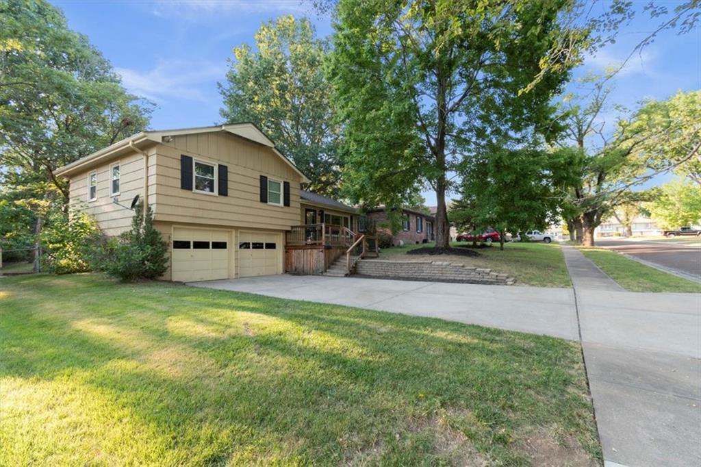 7906 Appleton Avenue Raytown, MO 64138 - Photo 2 of 27