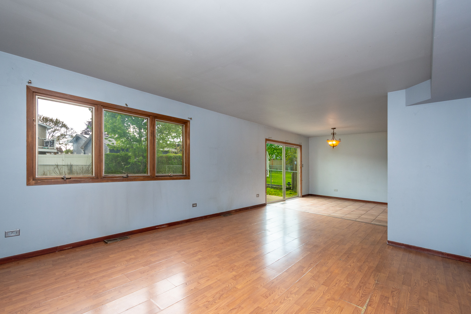 322 Maple Lane Round Lake, IL 60073 - Photo 5 of 31 Gallery Image 5