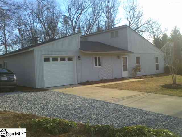 17 Clearfield Road Greenville, SC 29607 - Photo 2 of 15
