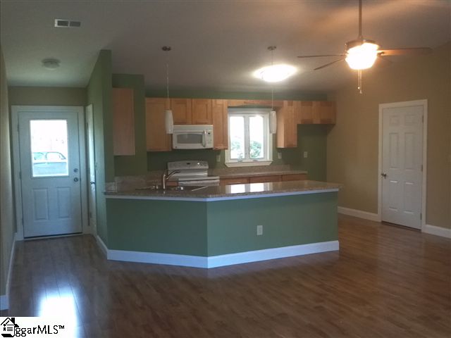 17 Clearfield Road Greenville, SC 29607 - Photo 3 of 15