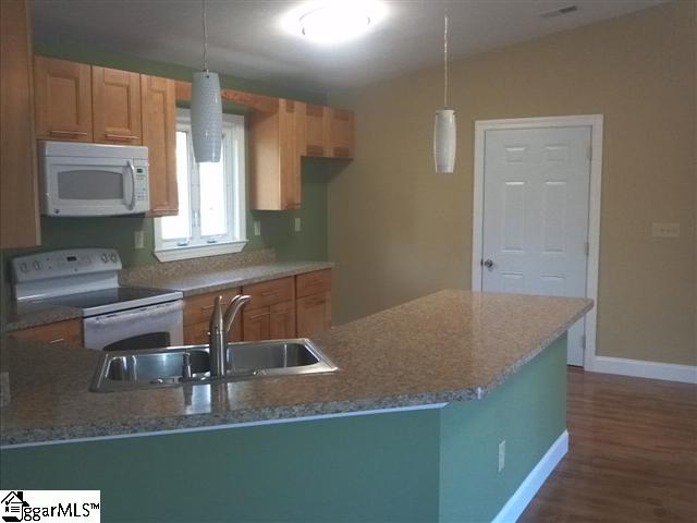 17 Clearfield Road Greenville, SC 29607 - Photo 5 of 15
