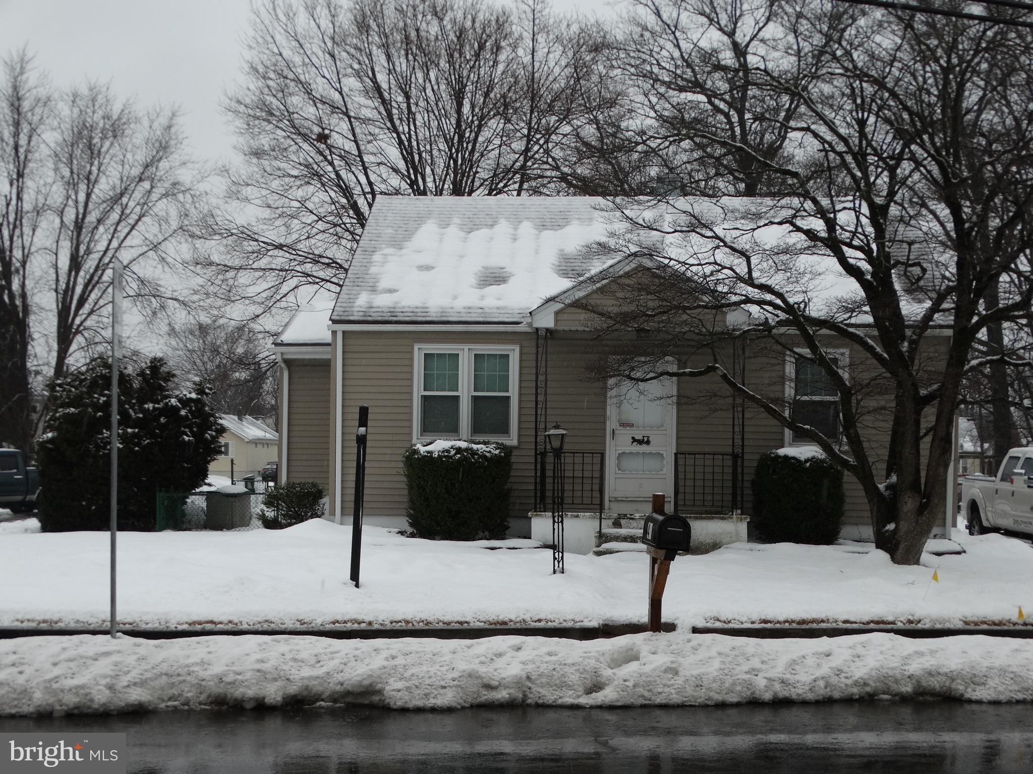 40 Kuser Road Hamilton, NJ 08619 - Photo 2 of 23