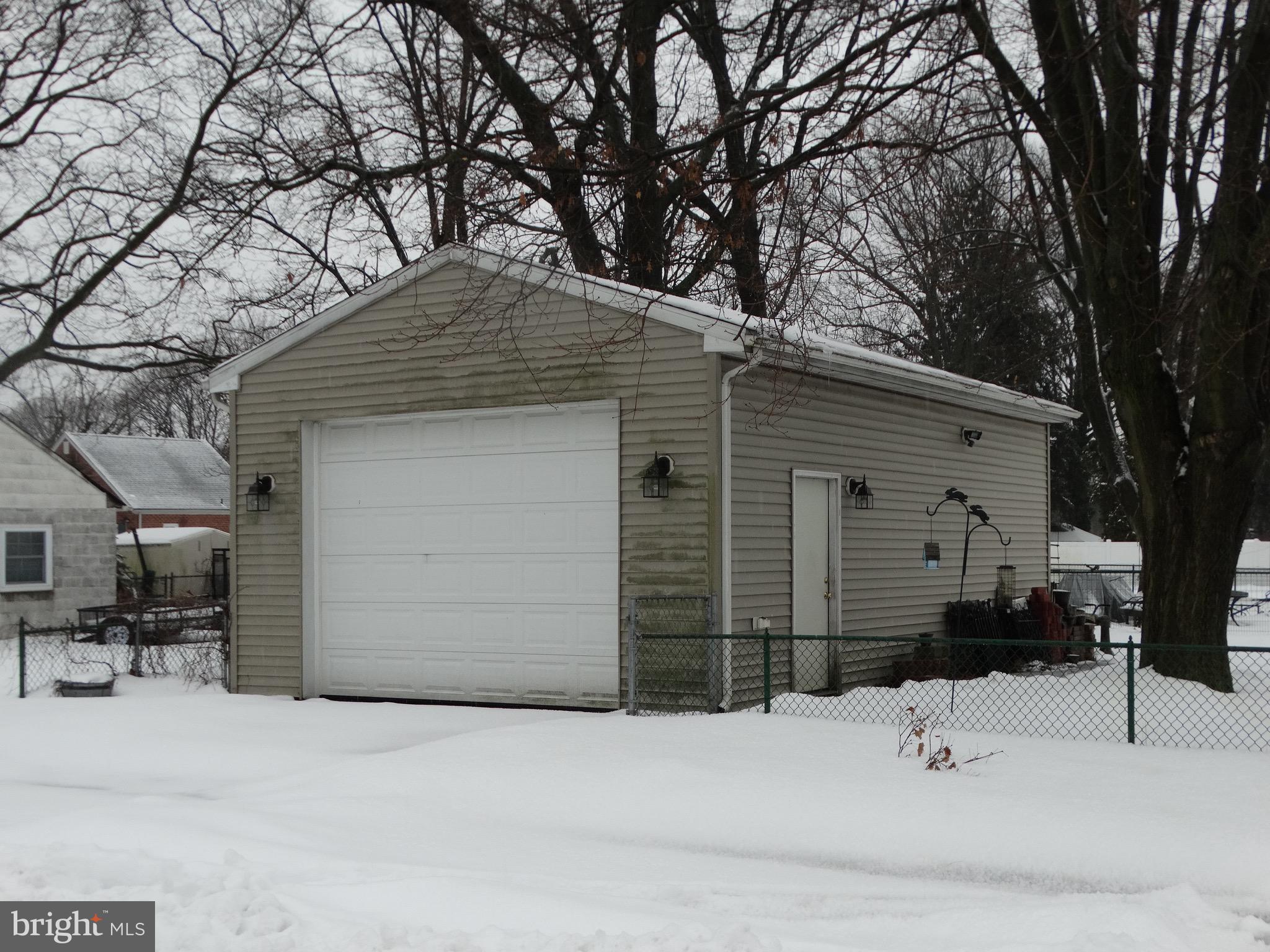 40 Kuser Road Hamilton, NJ 08619 - Photo 6 of 23