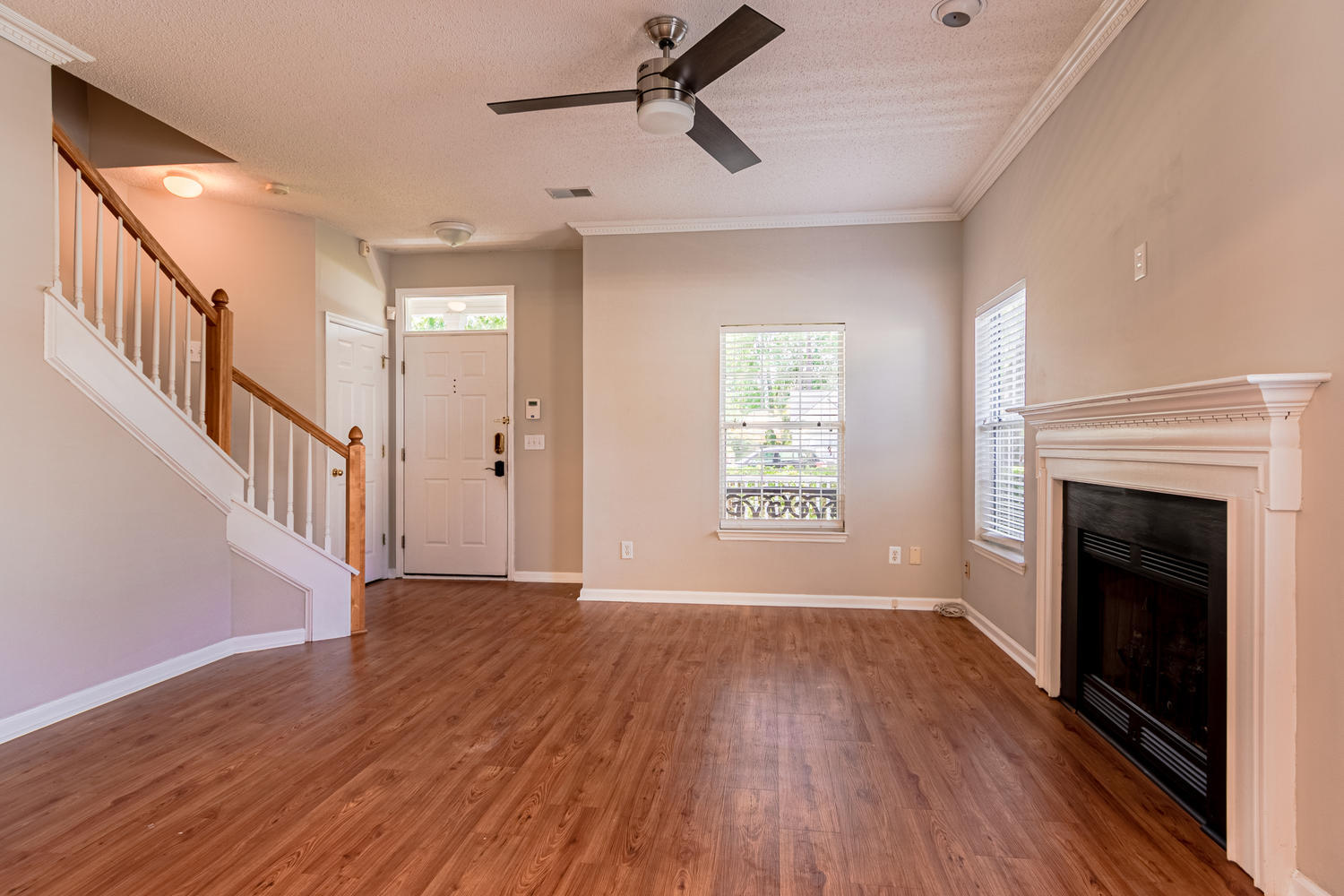 600 Carters Grove Road Charleston, SC 29414 - Photo 4 of 46 600 Carters Grove Charleson SC-005-011-C
