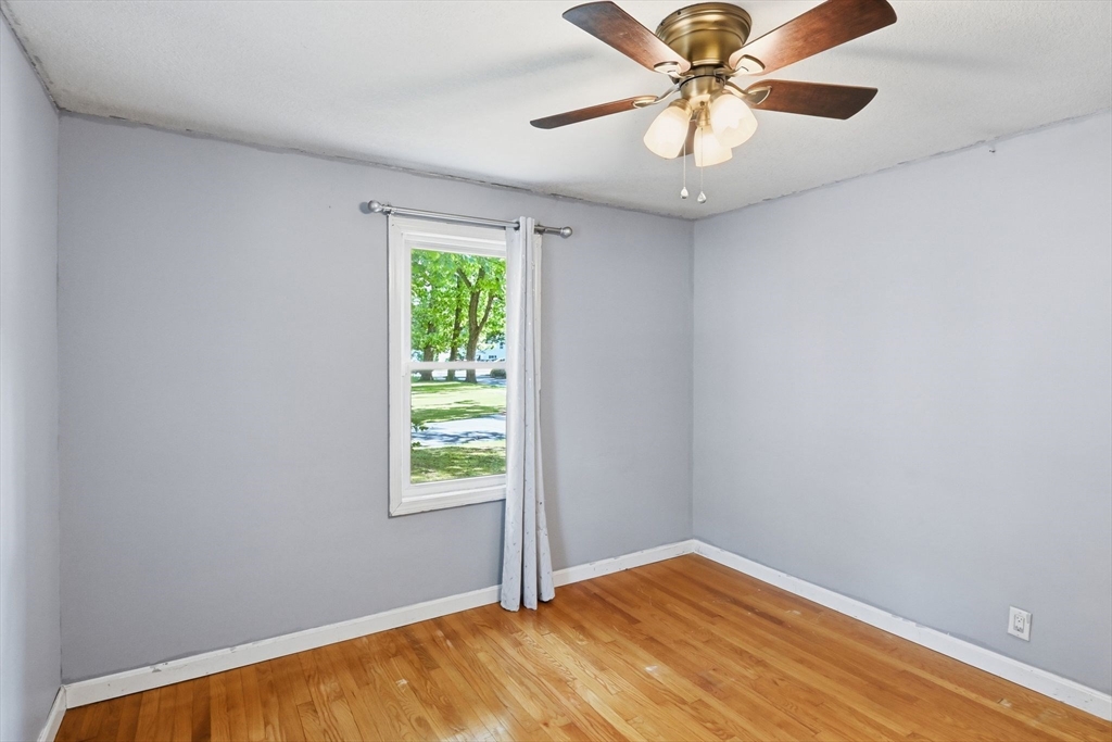 881 Roosevelt Avenue Springfield, MA 01109 - Photo 21 of 35