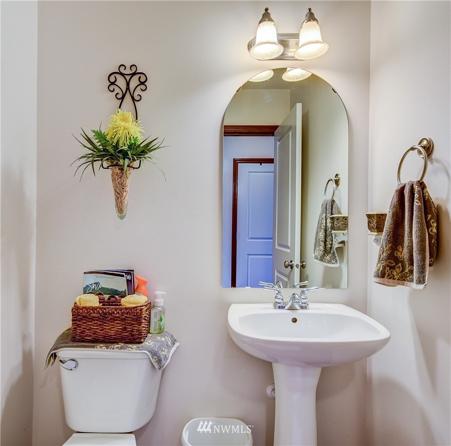 2525 Southwest Navigator Loop Oak Harbor, WA 98277 - Photo 14 of 25 Gallery Image 14