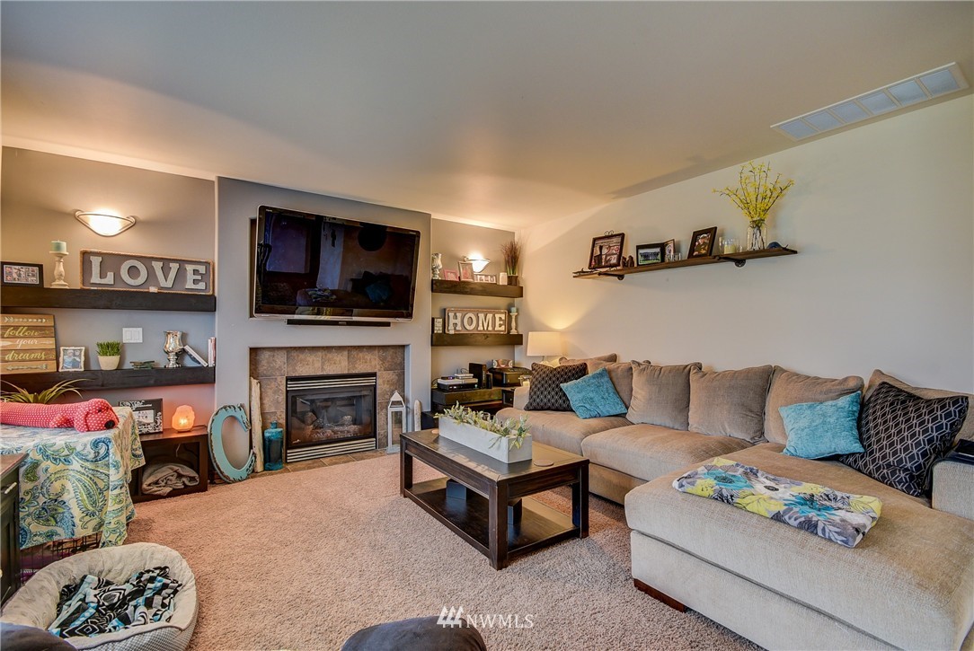 2525 Southwest Navigator Loop Oak Harbor, WA 98277 - Photo 3 of 25 Gallery Image 3