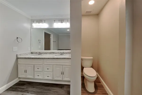 $2,290 | 9322 Bayou Bluff Drive, Spring, TX 77379