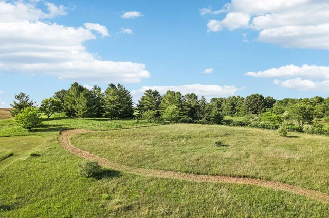 $475,000 | 35-ac Hustad Valley, Belleville, WI 53574