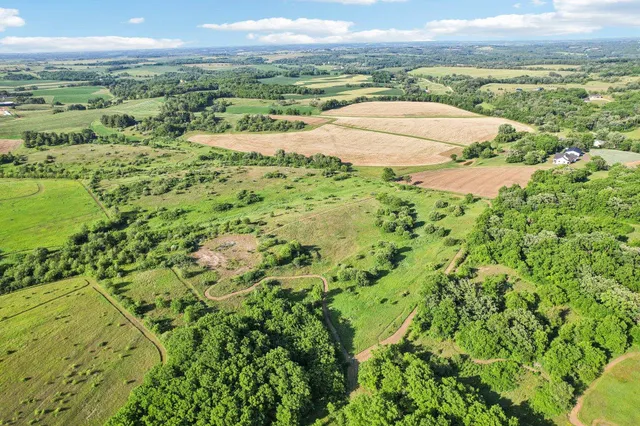 $475,000 | 35-ac Hustad Valley, Belleville, WI 53574