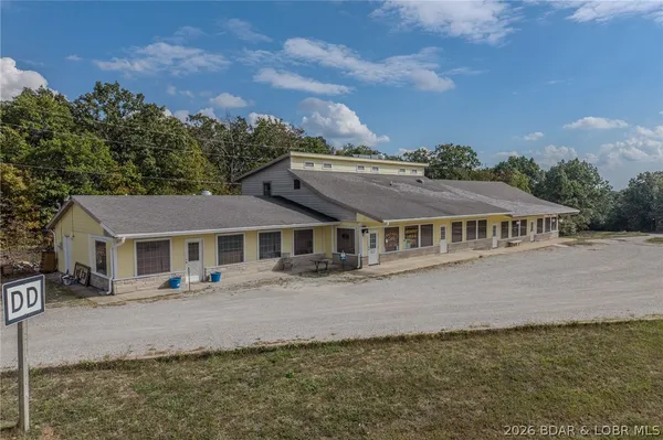 $299,000 | 33023 Highway 7, Edwards, MO 65326
