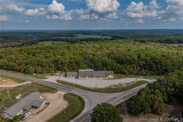 $299,000 | 33023 Highway 7, Edwards, MO 65326