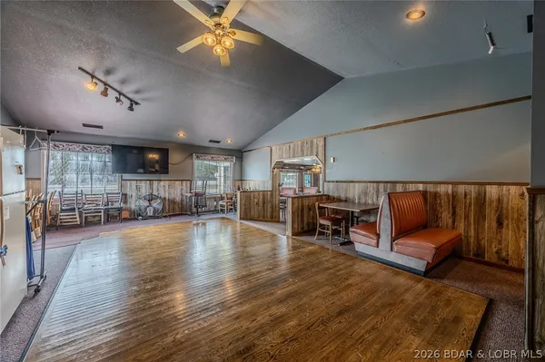 $299,000 | 33023 Highway 7, Edwards, MO 65326