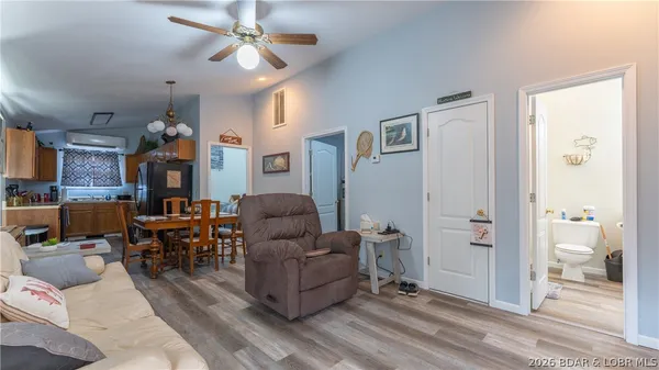 $299,000 | 33023 Highway 7, Edwards, MO 65326