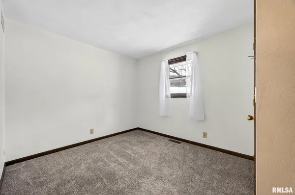 $249,900 | 1206 Timber Lane, Pekin, IL 61554