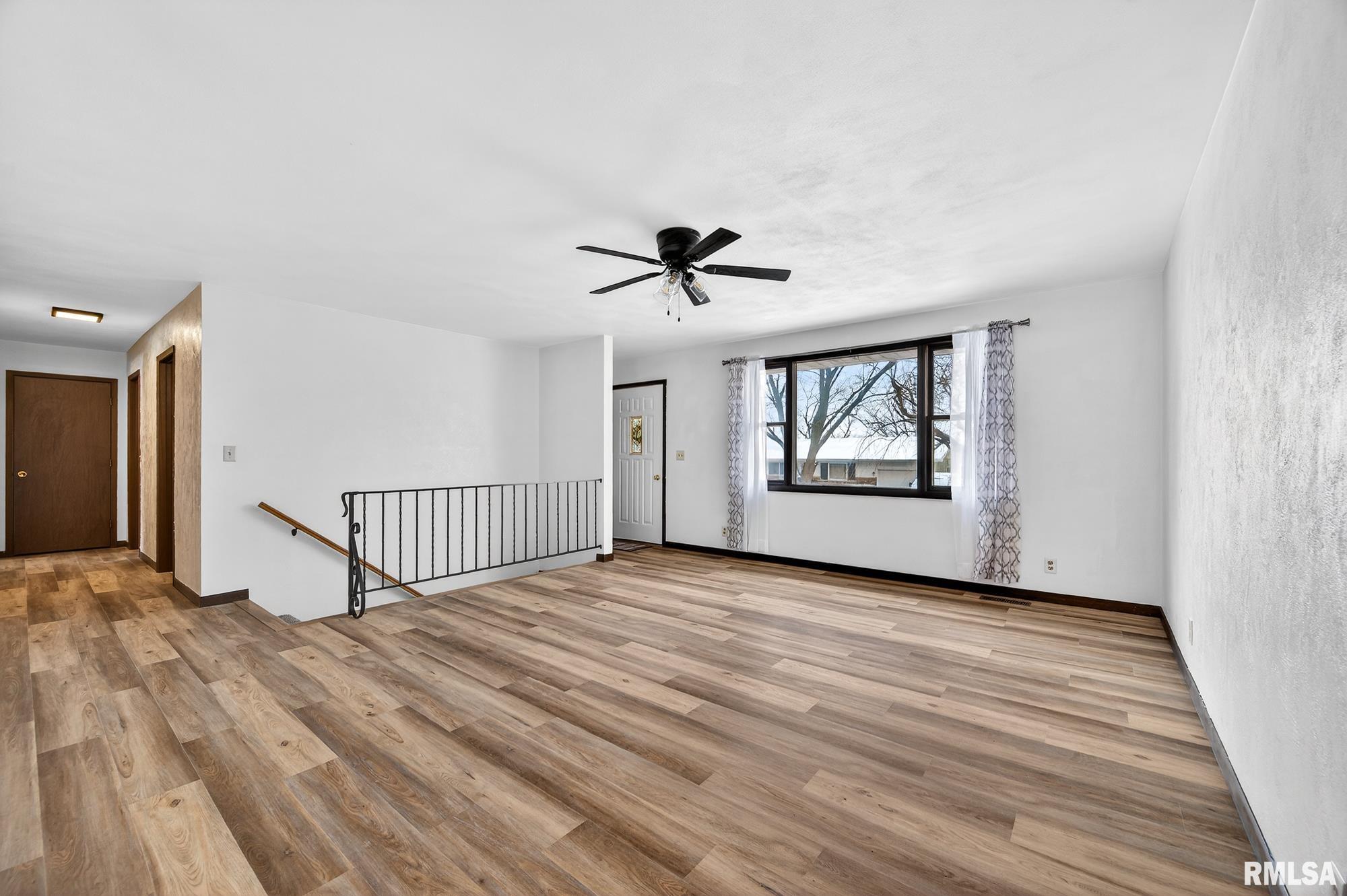 1206 Timber Lane Pekin, IL 61554 - Photo 6 of 26