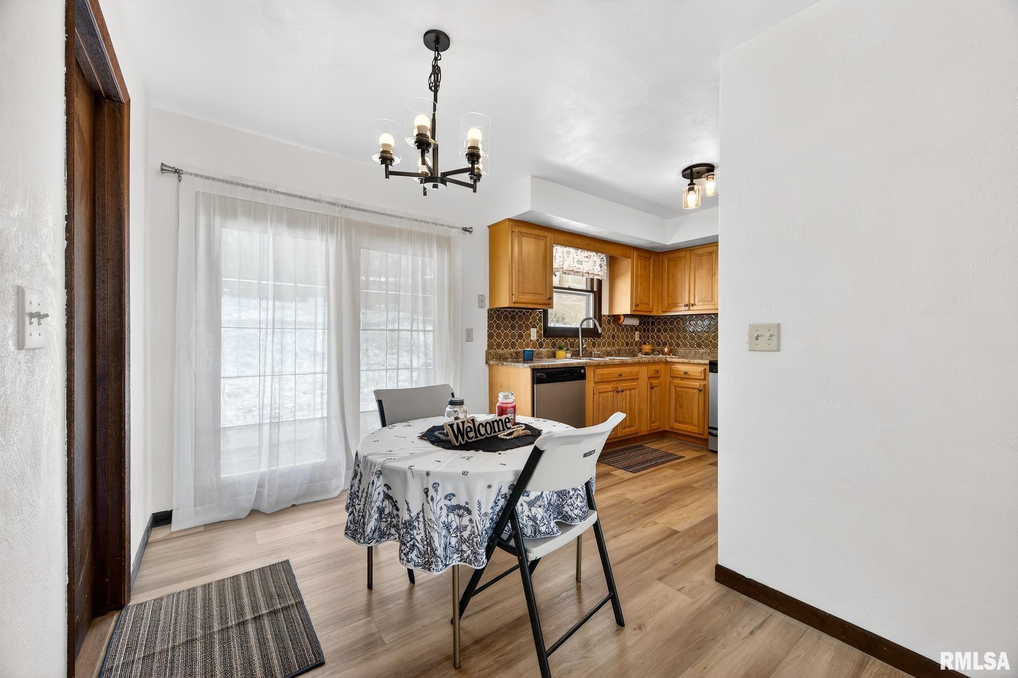 1206 Timber Lane Pekin, IL 61554 - Photo 7 of 26