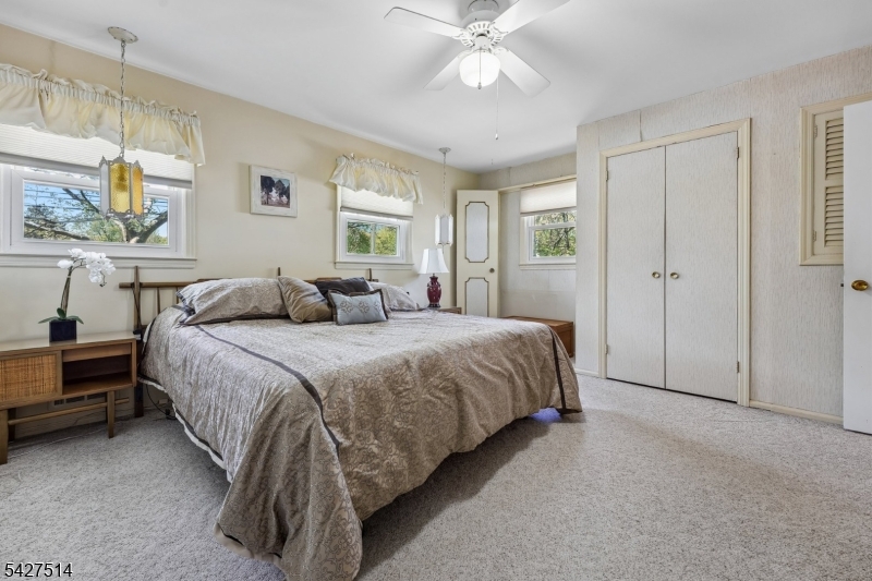 66 Warwick Circle Springfield, NJ 07081 - Photo 26 of 35