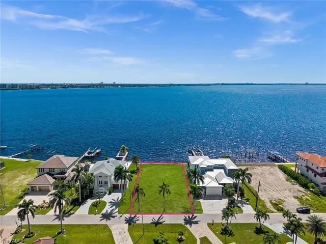 $1,599,999 | 1020 Dolphin Drive, Cape Coral, FL 33904