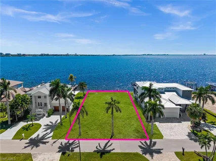 $1,589,000 | 1020 Dolphin Drive, Cape Coral, FL 33904