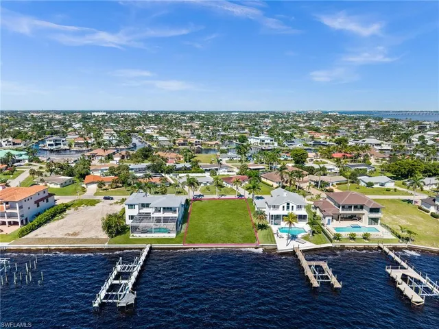 $1,599,999 | 1020 Dolphin Drive, Cape Coral, FL 33904