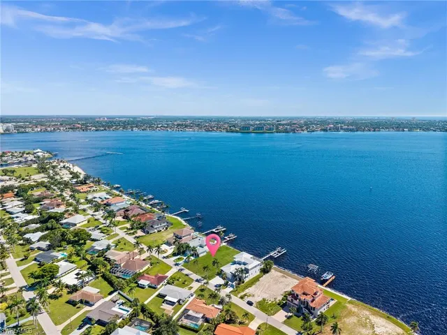 $1,599,999 | 1020 Dolphin Drive, Cape Coral, FL 33904