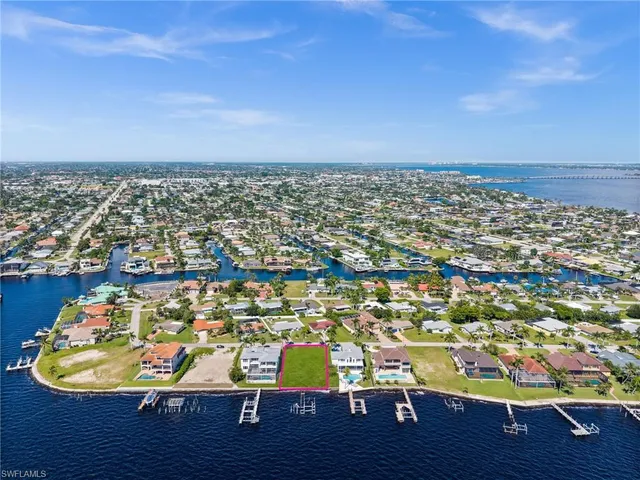$1,599,999 | 1020 Dolphin Drive, Cape Coral, FL 33904