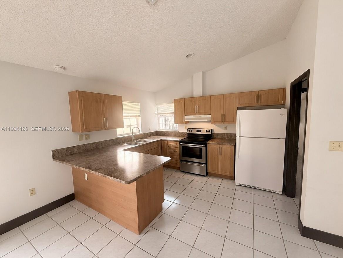 14333 Southwest 102nd Street, Unit 14333 Miami, FL 33186 - Photo 9 of 12