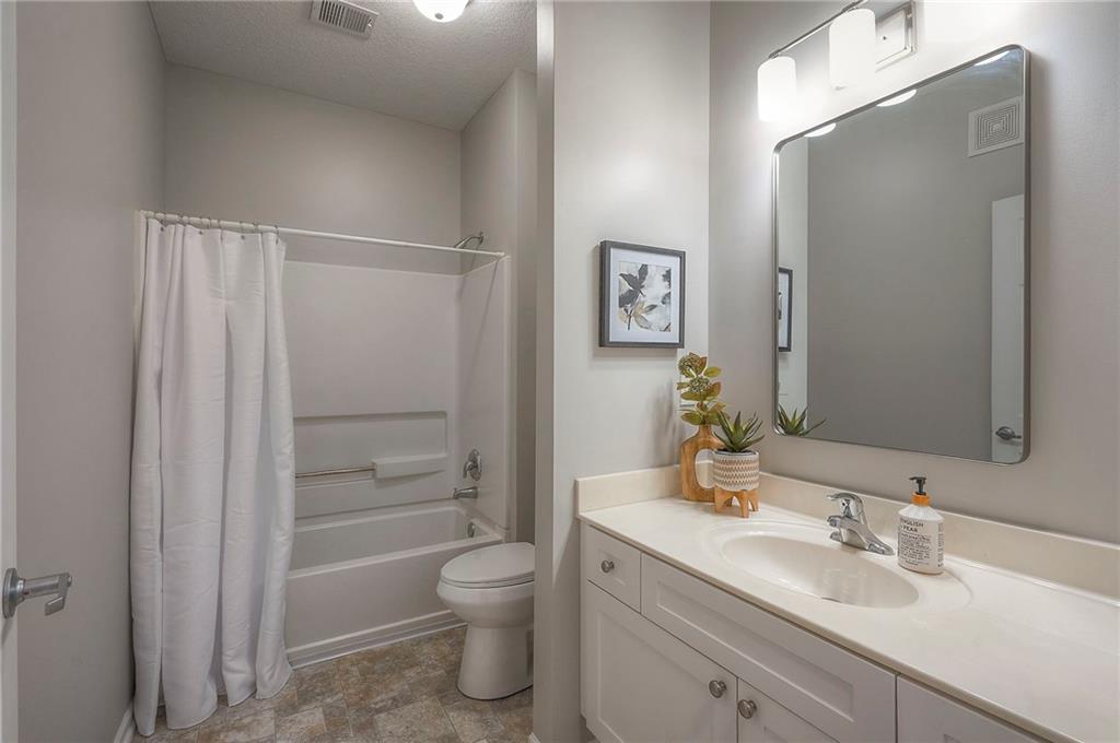 11751 South Roundtree Street, Unit 102 Olathe, KS 66061 - Photo 13 of 40