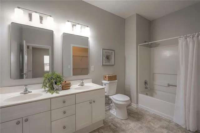 $220,000 | 11751 South Roundtree Street, Unit 102, Olathe, KS 66061