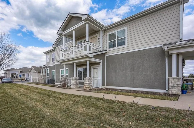$220,000 | 11751 South Roundtree Street, Unit 102, Olathe, KS 66061