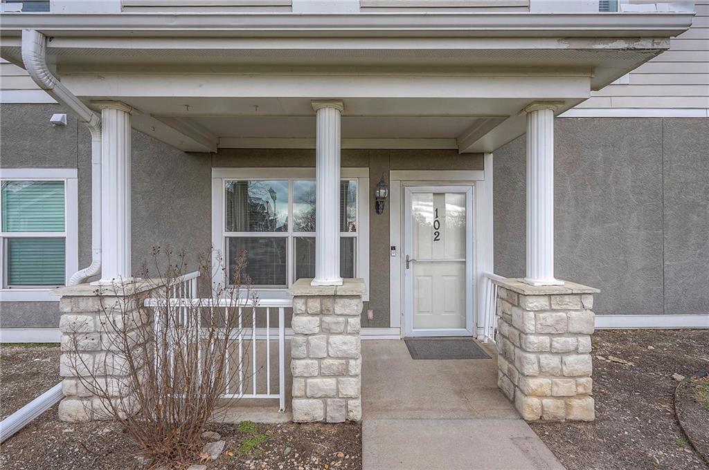 11751 South Roundtree Street, Unit 102 Olathe, KS 66061 - Photo 2 of 40