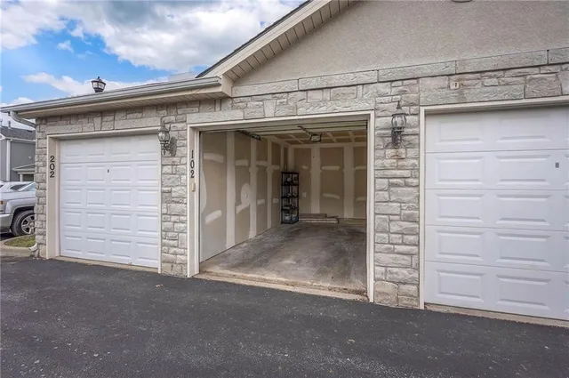 $220,000 | 11751 South Roundtree Street, Unit 102, Olathe, KS 66061