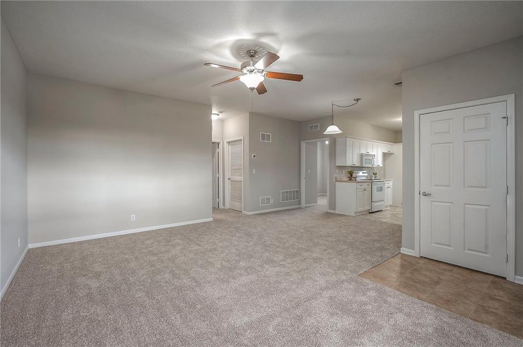 11751 South Roundtree Street, Unit 102 Olathe, KS 66061 - Photo 6 of 40