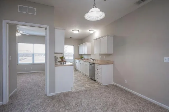 $220,000 | 11751 South Roundtree Street, Unit 102, Olathe, KS 66061