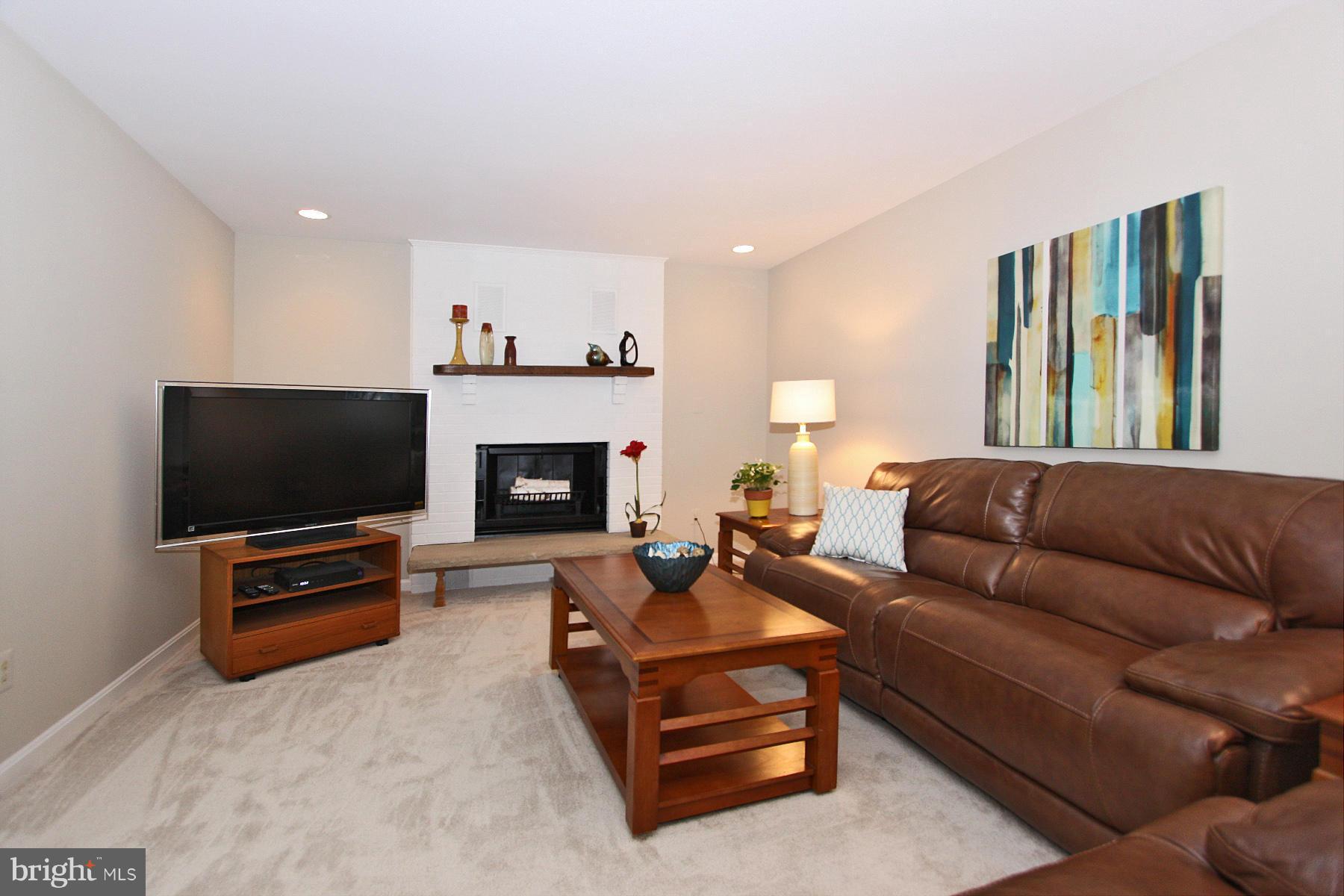 12353 Lima Lane Reston, VA 20191 - Photo 12 of 30 Family Room