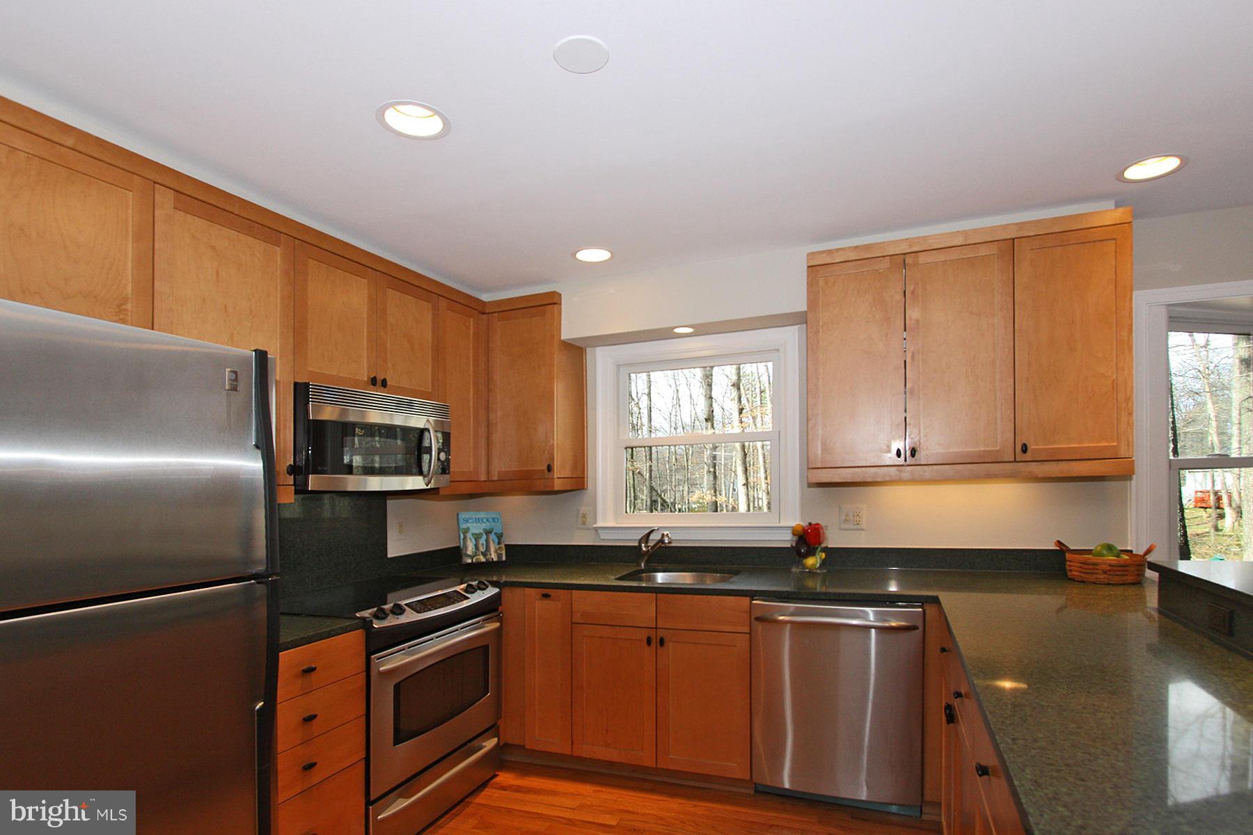 12353 Lima Lane Reston, VA 20191 - Photo 8 of 30 Kitchen