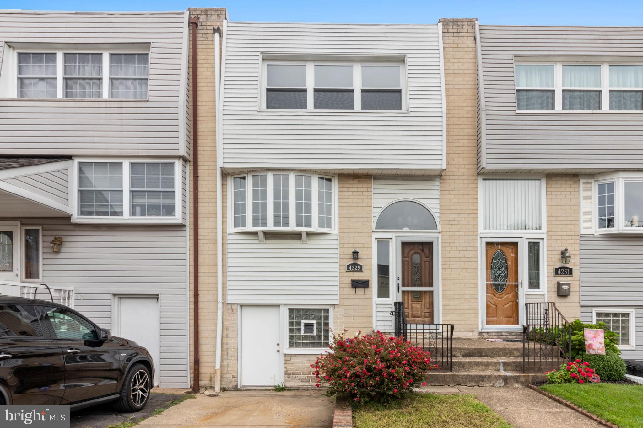 4229 Fairdale Road Philadelphia, PA 19154 - Photo 1 of 28 Gallery Image 1