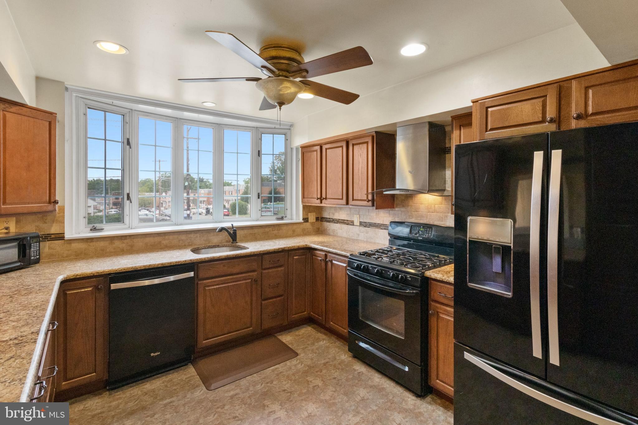 4229 Fairdale Road Philadelphia, PA 19154 - Photo 4 of 28 Gallery Image 4