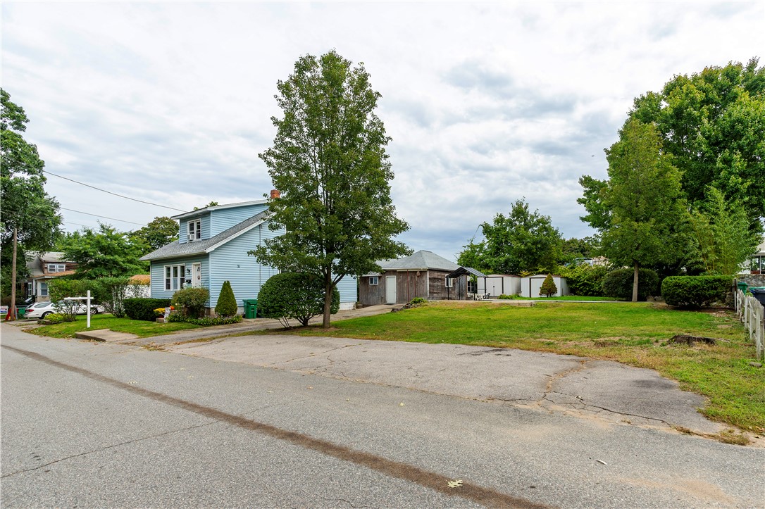 254 Irving Road Warwick, RI 02888 - Photo 3 of 50 Gallery Image 3