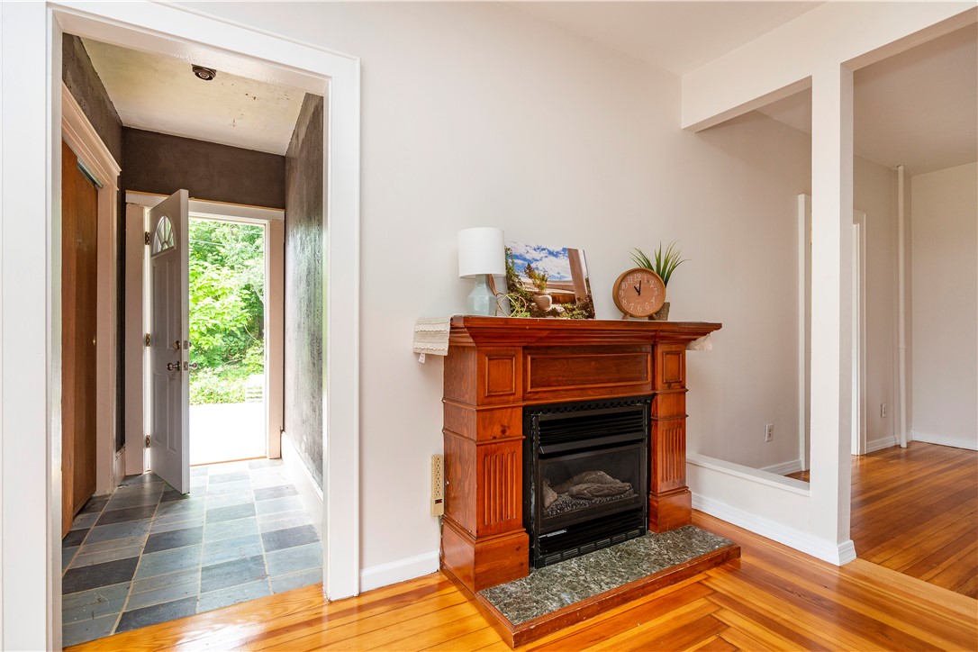 254 Irving Road Warwick, RI 02888 - Photo 5 of 50 Gallery Image 5