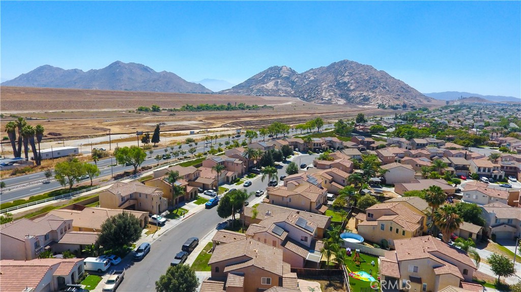 1441 Albillo Loop Perris, CA 92571 - Photo 7 of 37