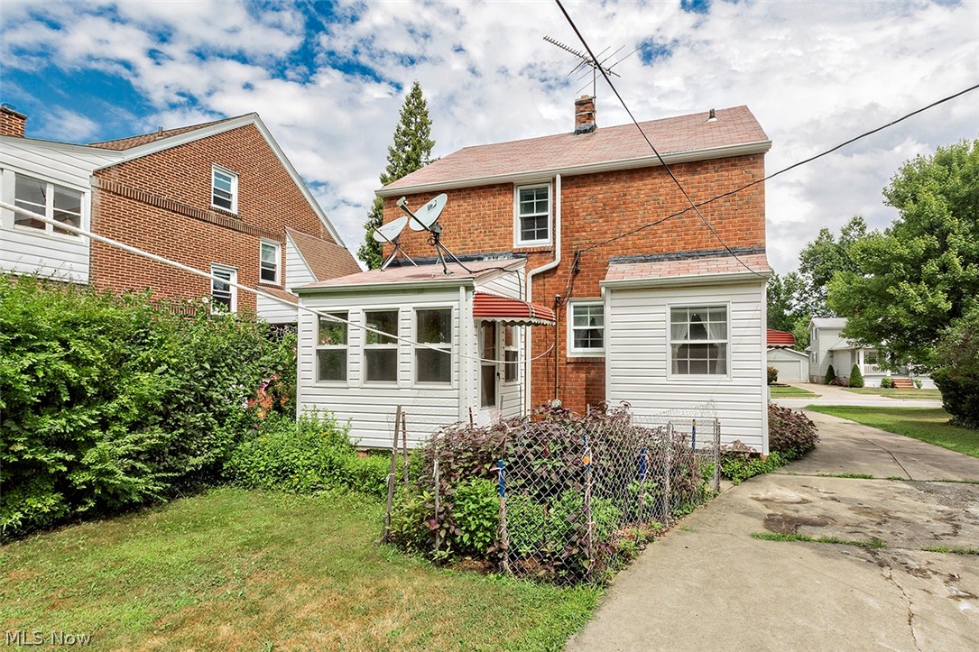 4296 Ardmore Road South Euclid, OH 44121 - Photo 2 of 29