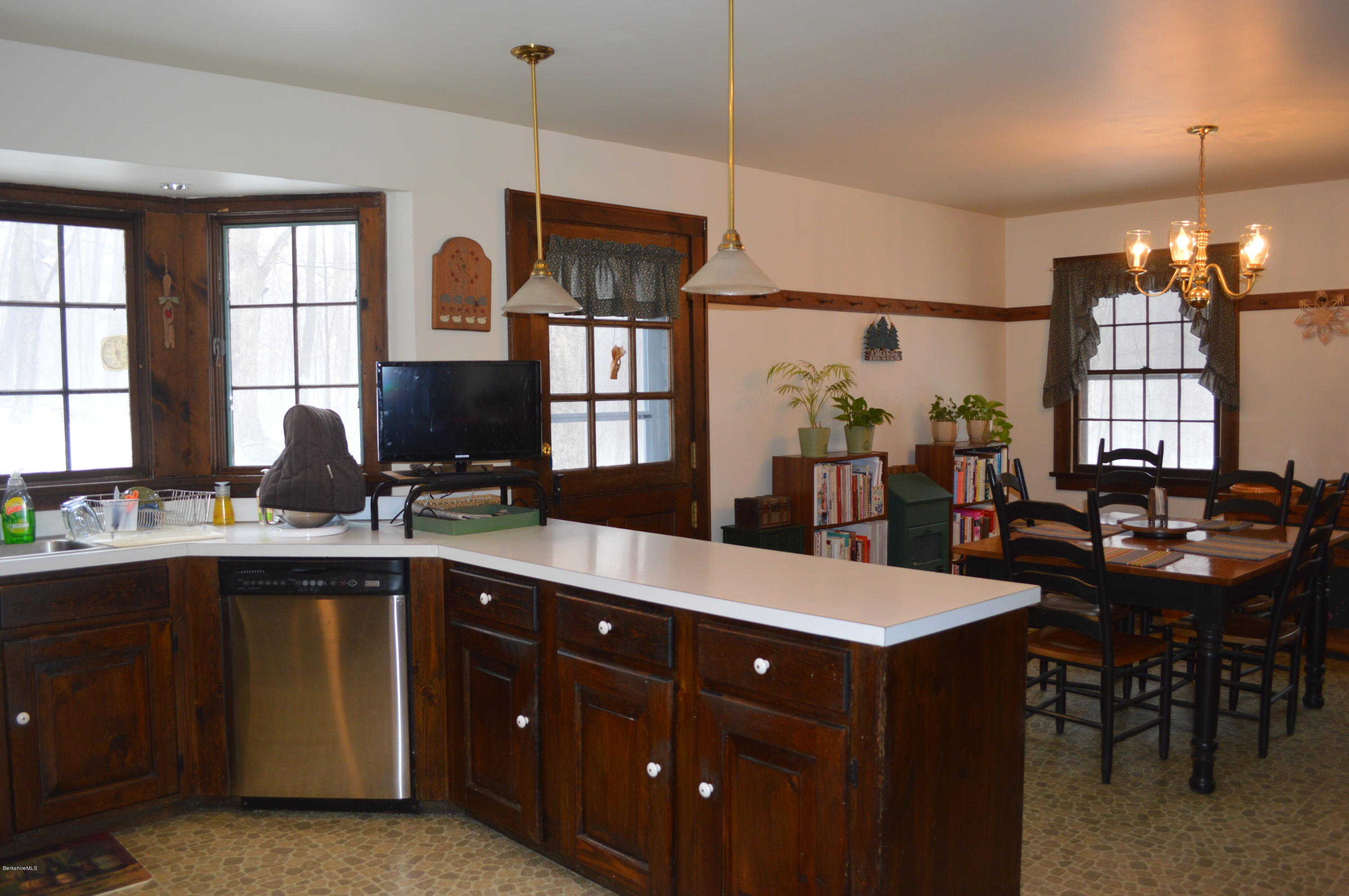 20 Red Rock Road West Stockbridge, MA 01266 - Photo 5 of 20 022.JPG