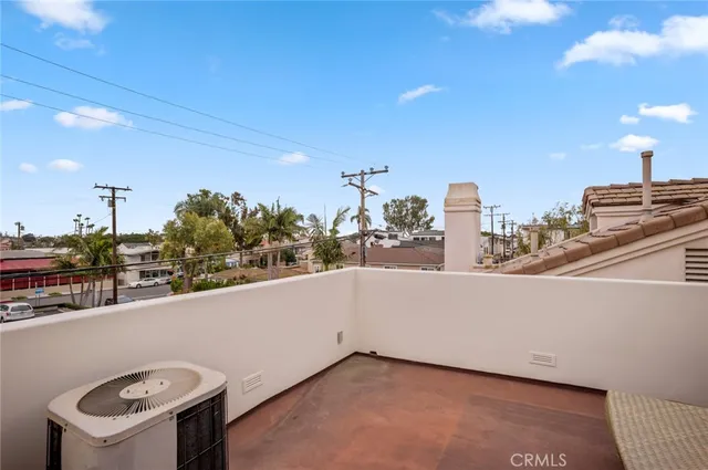 a view of a terrace with sky view
