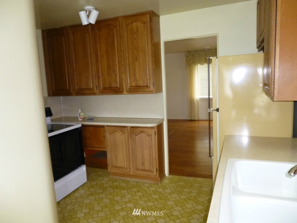 14368 Avon Allen Road Mount Vernon, WA 98273 - Photo 3 of 14 Gallery Image 3