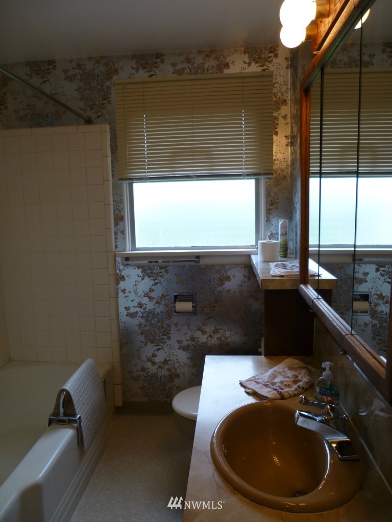 14368 Avon Allen Road Mount Vernon, WA 98273 - Photo 5 of 14 Gallery Image 5